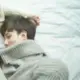 嗯