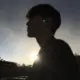桀然