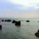 东